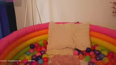Snapshot of bunnycute_shy chatting on 10-08-25, 02:47 30 Off online show from 10-08-25, 02:47