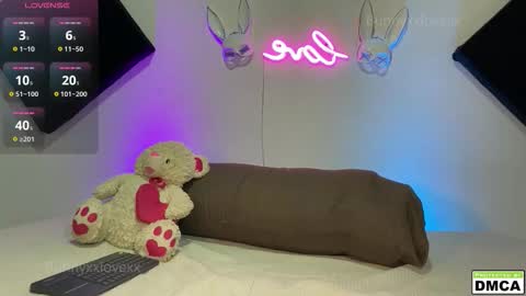  MARY BUNNY  online show from 12-14-25, 07:58