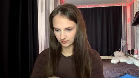 Snapshot of bunnytrussel chatting on 05-05-26, 10:34 Bella online show from 05-05-26, 10:34