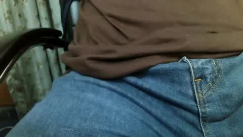 Snapshot of burlymonster chatting on 04-18-26, 08:51 Hairy Arabian online show from 04-18-26, 08:51