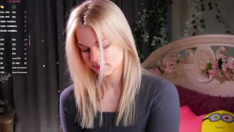 Snapshot of burnletitallburn chatting on 04-23-26, 03:47 Jessica online show from 04-23-26, 03:47