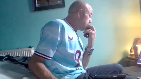 Snapshot of burnleyguy1977 chatting on 06-02-26, 04:47 burnleyguy1977 online show from 06-02-26, 04:47