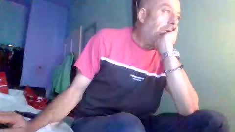 Snapshot of burnleyguy1977 chatting on 06-06-26, 09:14 burnleyguy1977 online show from 06-06-26, 09:14