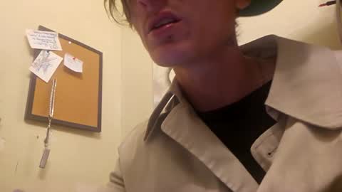 Snapshot of burntbuns710 chatting on 12-11-24, 06:58 LostSingledad online show from 12-11-24, 06:58