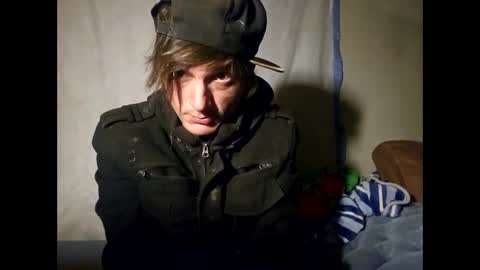 Snapshot of burntbuns710 chatting on 01-07-25, 09:50 LostSingledad online show from 01-07-25, 09:50