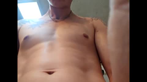 Snapshot of burntbuns710 chatting on 01-31-25, 08:22 LostSingledad online show from 01-31-25, 08:22