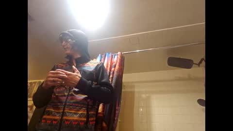 Snapshot of burntbuns710 chatting on 11-27-25, 03:08 LostSingledad online show from 11-27-25, 03:08