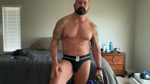 Snapshot of bustedsprockets chatting on 10-20-25, 09:59 Pocket Daddy cockring gaycouple cockring lovense daddy online show from 10-20-25, 09:59