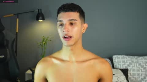 Snapshot of busterspinter chatting on 06-09-26, 03:18 Buster independent model online show from 06-09-26, 03:18