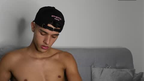 Snapshot of busterspinter chatting on 06-18-26, 12:22 Buster independent model online show from 06-18-26, 12:22