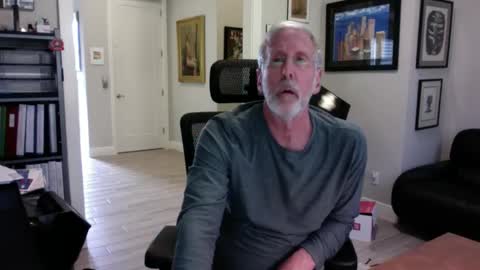 Snapshot of bustinout99 chatting on 01-08-25, 05:37 afternoon wood online show from 01-08-25, 05:37