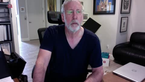 Snapshot of bustinout99 chatting on 02-22-25, 03:03 afternoon wood online show from 02-22-25, 03:03