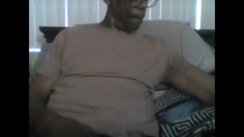 Snapshot of busturgutzgd11 chatting on 12-25-24, 07:24 Busturgutzgd1 online show from 12-25-24, 07:24