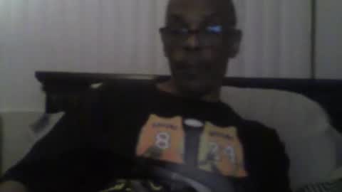 Snapshot of busturgutzgd11 chatting on 12-30-24, 06:42 Busturgutzgd1 online show from 12-30-24, 06:42