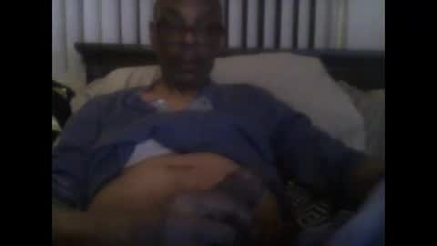 Snapshot of busturgutzgd11 chatting on 02-06-25, 02:00 Busturgutzgd1 online show from 02-06-25, 02:00