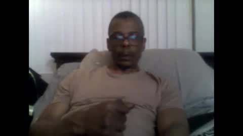 Snapshot of busturgutzgd11 chatting on 02-16-25, 05:26 Busturgutzgd1 online show from 02-16-25, 05:26