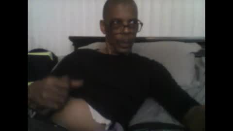 Snapshot of busturgutzgd11 chatting on 02-20-25, 02:18 Busturgutzgd1 online show from 02-20-25, 02:18