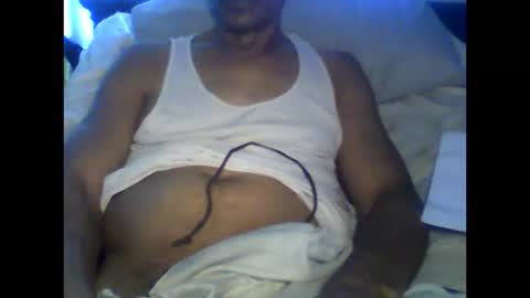 Snapshot of busturgutzgd11 chatting on 10-12-25, 11:04 Busturgutzgd1 online show from 10-12-25, 11:04