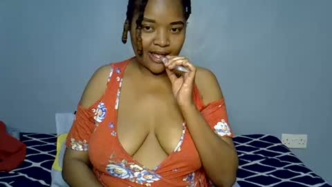 Snapshot of busty_kenzi chatting on 07-10-26, 04:20 busty kenzi online show from 07-10-26, 04:20