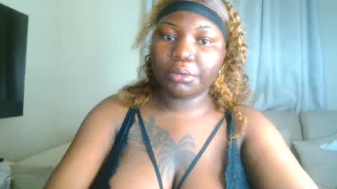 busty_mellons69 online show from 02-17-26, 07:27