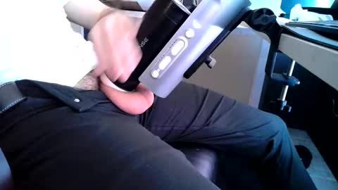 Snapshot of busyguybg chatting on 05-25-26, 04:35 busyguybg online show from 05-25-26, 04:35