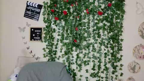 butterfly booty online show from 11-30-25, 09:52