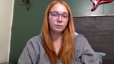 Snapshot of butterflywingzz chatting on 11-09-25, 02:21 butterflywingzz online show from 11-09-25, 02:21