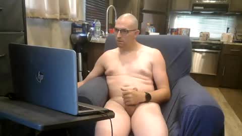 Snapshot of buttnaked4u1 chatting on 07-12-26, 12:18 buttnaked4u1 online show from 07-12-26, 12:18