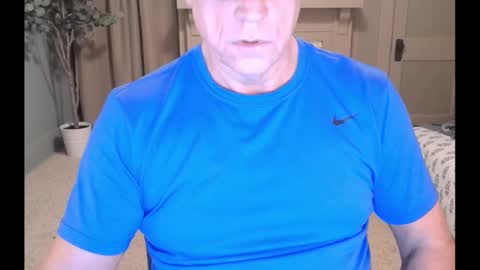 Snapshot of buttnakedfun954737 chatting on 02-11-25, 11:32 Miles online show from 02-11-25, 11:32