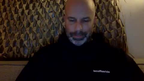 Snapshot of buurman1982isback chatting on 12-18-25, 11:11 buurman1982isback online show from 12-18-25, 11:11