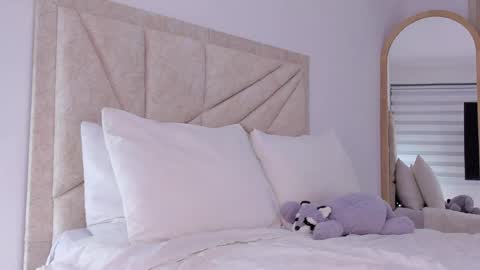 Snapshot of by_juliana chatting on 05-24-26, 02:49 online show from 05-24-26, 02:49