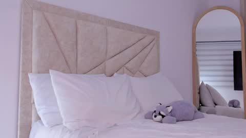 Snapshot of by_juliana chatting on 05-30-26, 01:25 online show from 05-30-26, 01:25