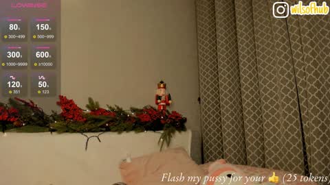 Snapshot of bzzzme chatting on 12-28-24, 04:52 My name is Sofia I will be glad if you spend your time with me 3 online show from 12-28-24, 04:52