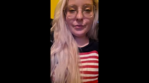 Momuknow online show from 06-10-26, 02:45