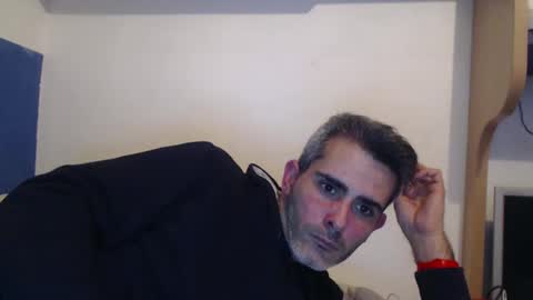 Snapshot of c0llinfarrell chatting on 12-31-24, 10:01 Collin Farrel online show from 12-31-24, 10:01