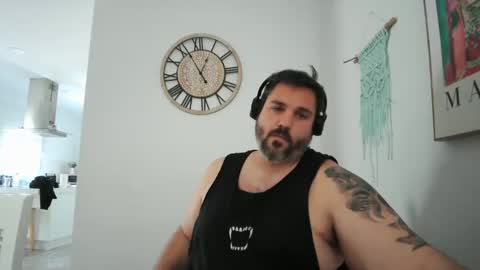 Snapshot of c66752837 chatting on 06-04-26, 10:54 clark kent online show from 06-04-26, 10:54