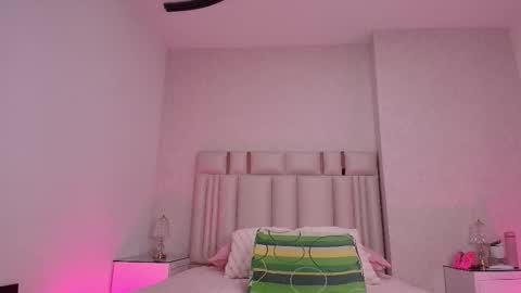 Carolina online show from 11-07-25, 03:17