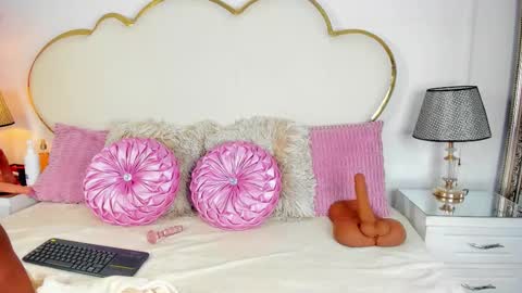 Cahitlin  online show from 10-04-25, 05:38