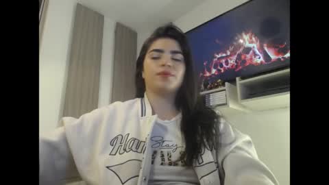 Snapshot of caitlingomez0 chatting on 05-05-26, 11:07 caitlingomez0 online show from 05-05-26, 11:07