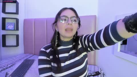 Snapshot of caliope_morfeo chatting on 12-03-24, 02:05 Calipe Morfeo online show from 12-03-24, 02:05