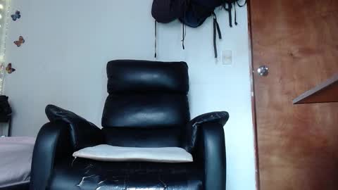 Snapshot of calioppe_10 chatting on 01-15-26, 01:59 Calioppe 10 online show from 01-15-26, 01:59