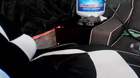 Snapshot of calisguitar chatting on 12-02-24, 08:22 Calisguitar online show from 12-02-24, 08:22