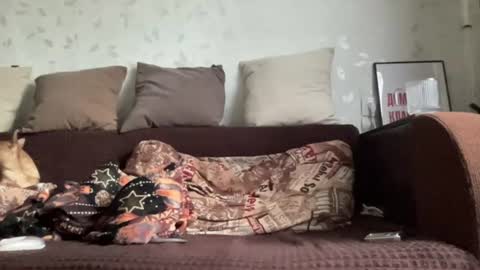 Snapshot of call_me_dad_ chatting on 06-27-26, 12:22 Anna online show from 06-27-26, 12:22