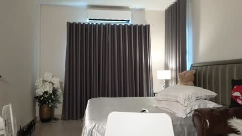 Snapshot of call_me_linda56 chatting on 02-09-25, 02:38 Call Me Linda online show from 02-09-25, 02:38