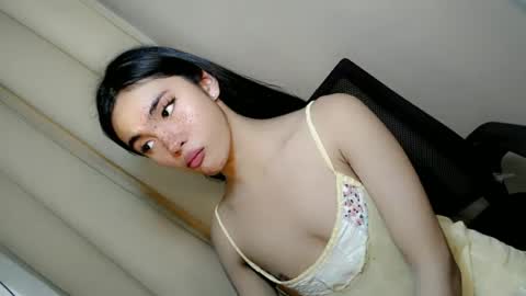 Snapshot of call_me_nina chatting on 06-25-26, 07:46 call_me_nina online show from 06-25-26, 07:46