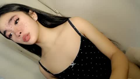 Snapshot of call_me_nina chatting on 07-29-26, 01:15 call_me_nina online show from 07-29-26, 01:15