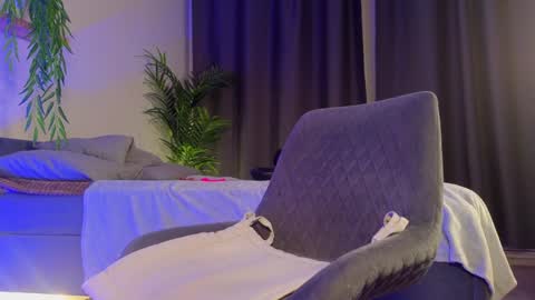 Snapshot of call_yes chatting on 12-08-24, 08:58 Callista online show from 12-08-24, 08:58