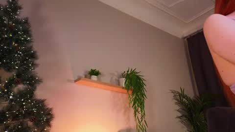 Snapshot of call_yes chatting on 12-20-24, 10:00 Callista online show from 12-20-24, 10:00