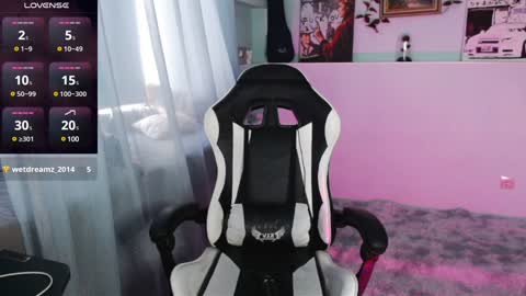 Snapshot of callerbowltim chatting on 12-20-24, 10:49 alextim online show from 12-20-24, 10:49