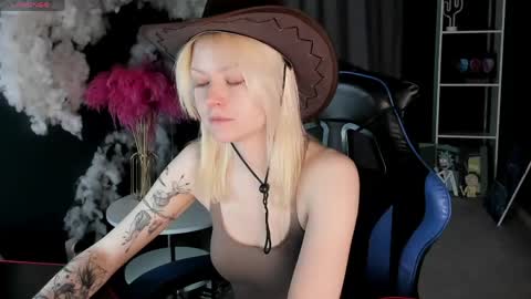 Robin online show from 05-18-26, 03:02